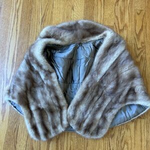 Vintage-Inspired Brown Fur Capelet Coat